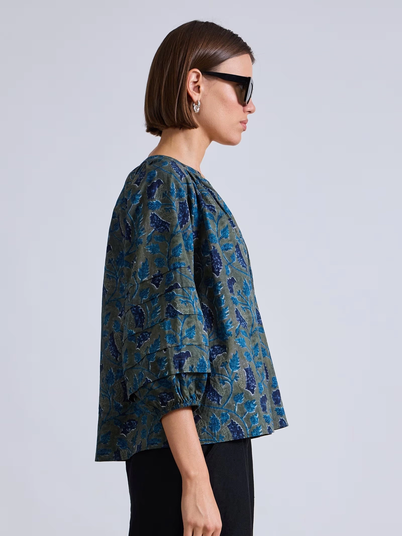 Flexible Ribbed Cuffs Tule Top