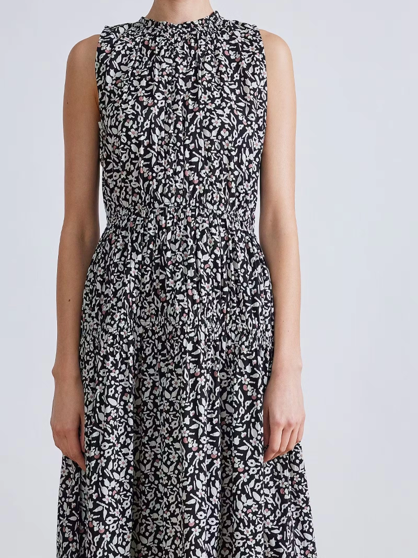 Arte Tank Dress Form Focus