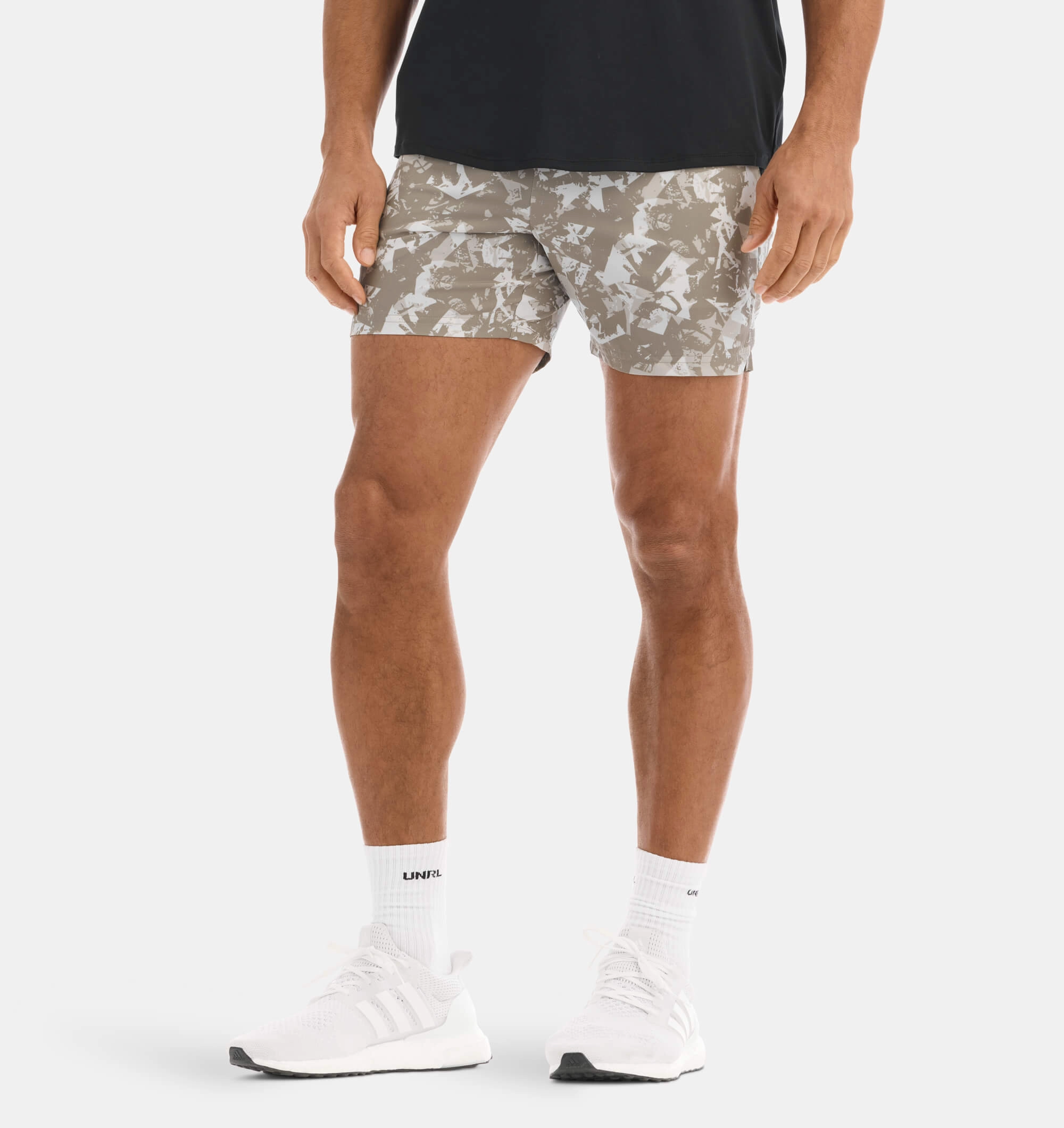 colorful Geometric Pattern Stride Short [5.5"]