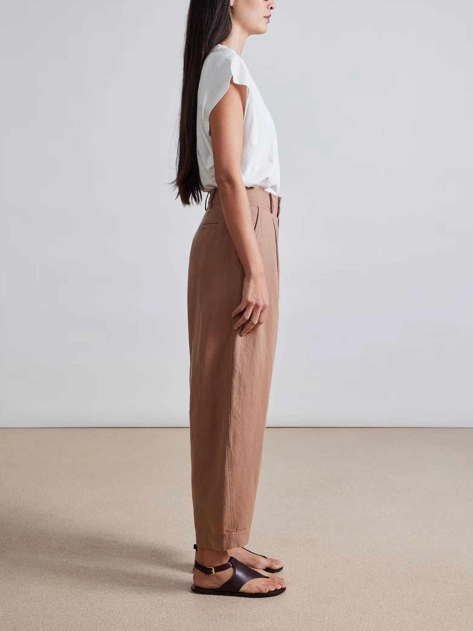 Bari Crop Trouser Sleek and Soft OdorResistantFinish