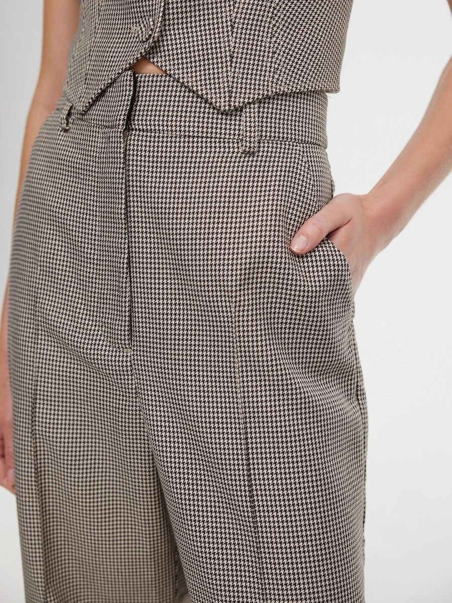 Willcott Pant Soft Stretch Contoured Panel Design