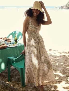 Smooth Curve Emmaretta Dress