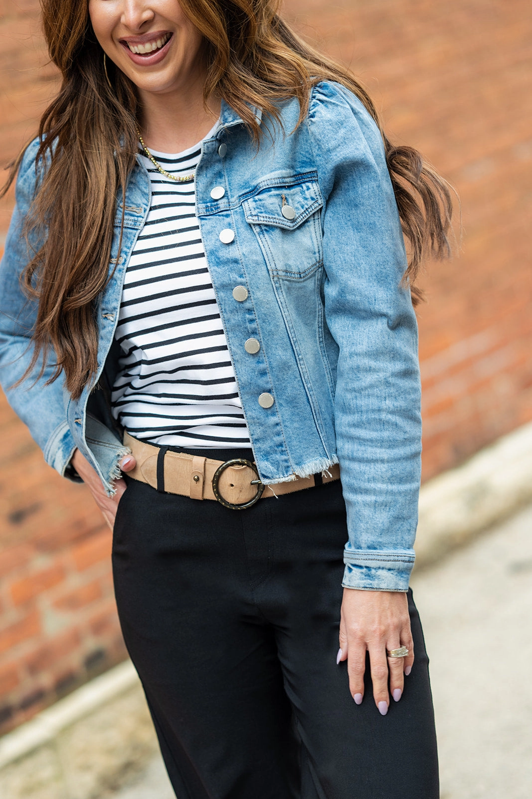 Seamless Stitching Frayed Bottom Denim Jacket