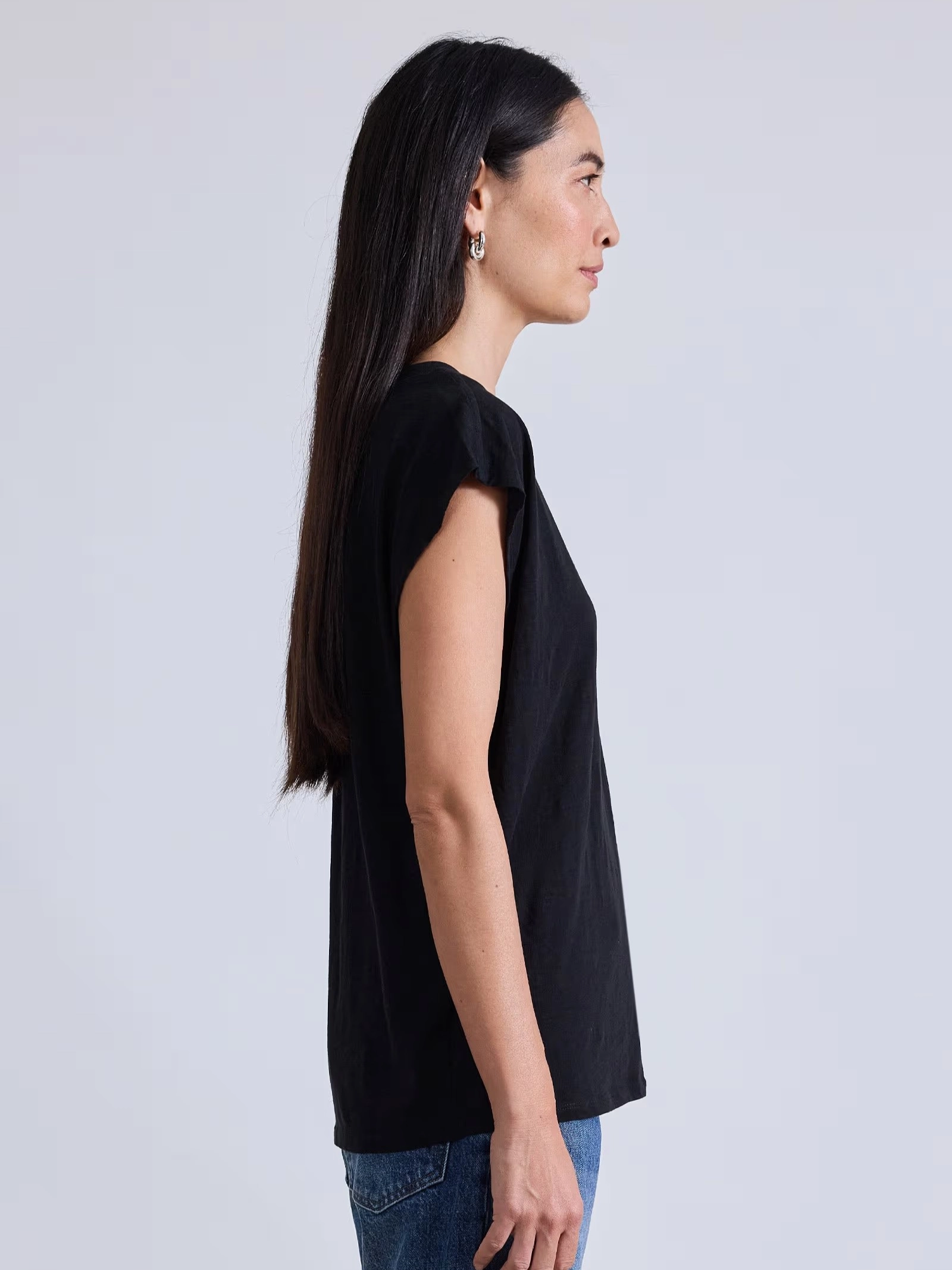 Fuerza Tee Relaxed Crew Neck Opening Tagless Neckline Design