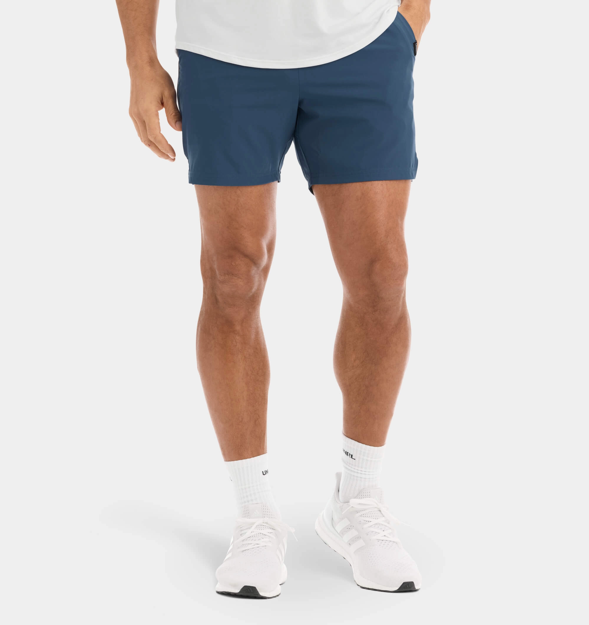 Stain Resistant Treatment Stride Short [5.5"]
