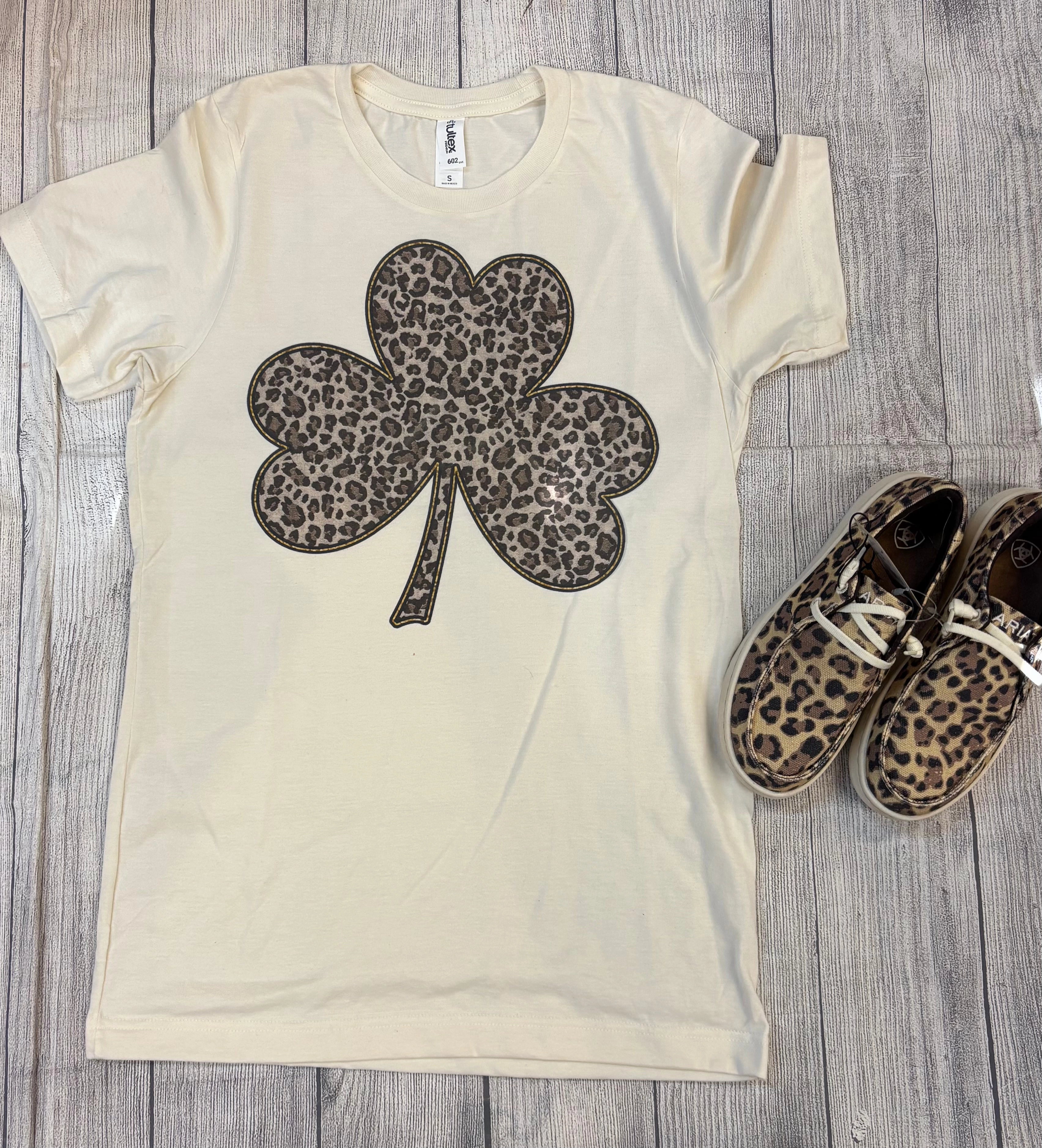 Eco Certified Fiber Leopard Cream Shamrock Tee