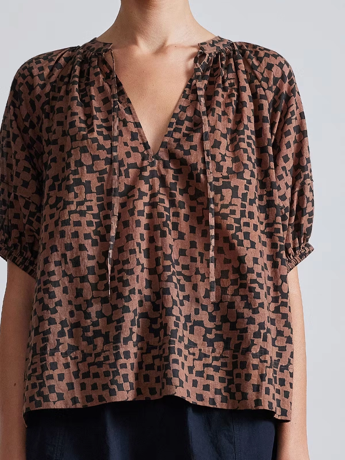 MinimalistSilhouette Lumina Popover