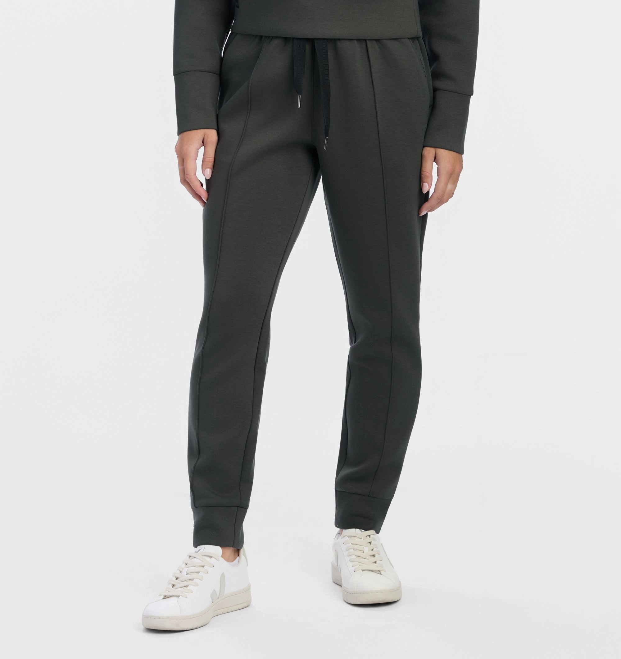 ArticulatedJoints Relaxed Wear LuxBreak Sweat Jogger