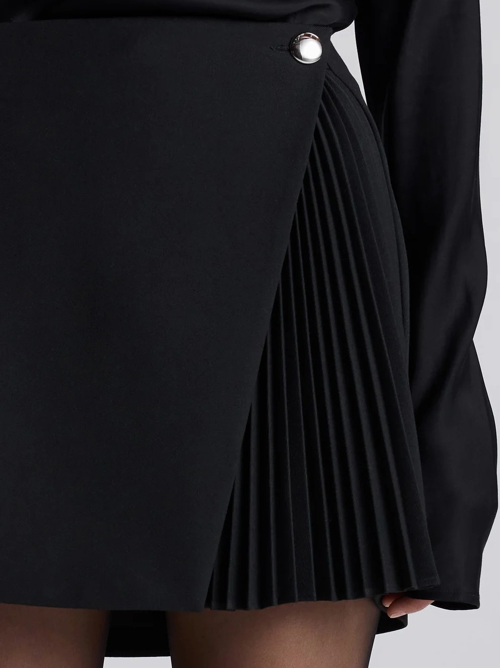 Callen Pleated Mini Skirt Outfit Mood