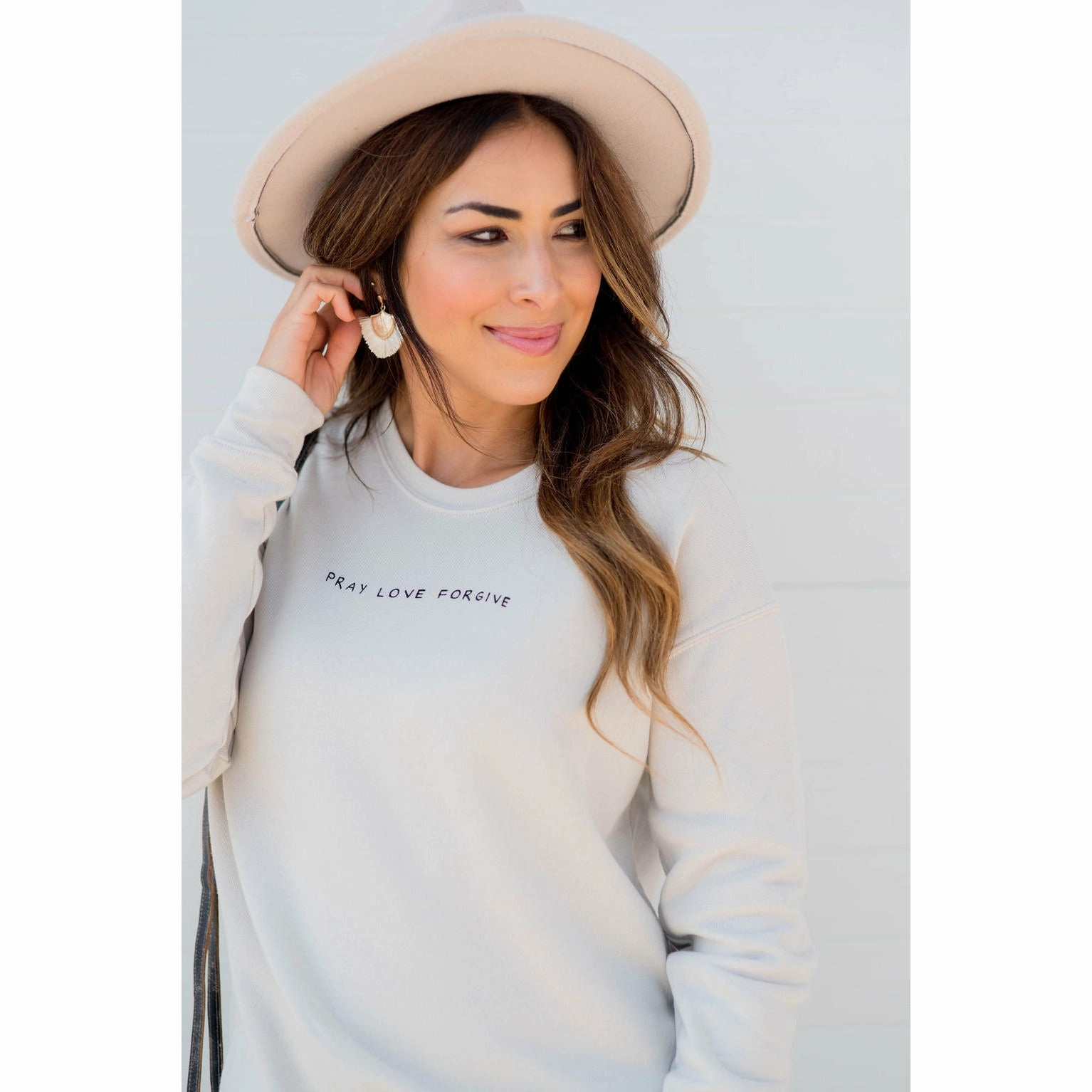 Pray Love Forgive Crewneck Fresh Active