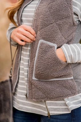 Simple Urban Layer Flatlock stitching Quilted Sherpa Vest