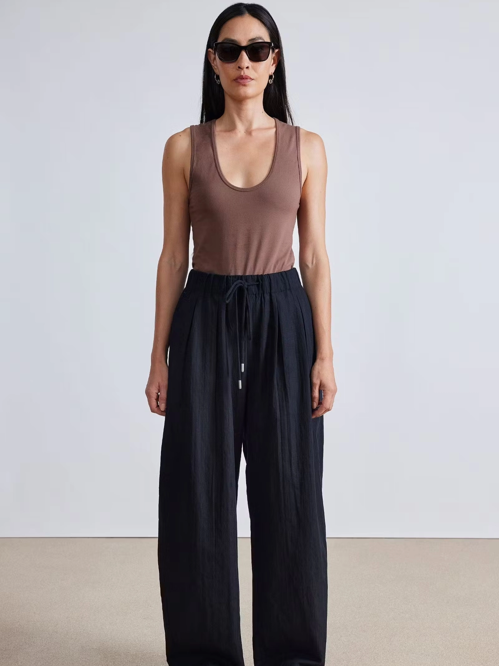 Manu Drawstring Pant Low-rise style