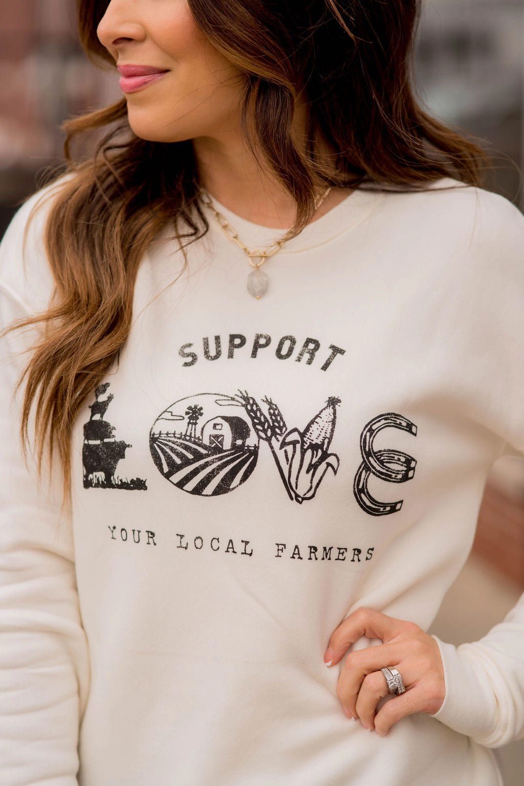Trendy Look Sporty apparel Support Your Local Farmers Love Graphic Crewneck