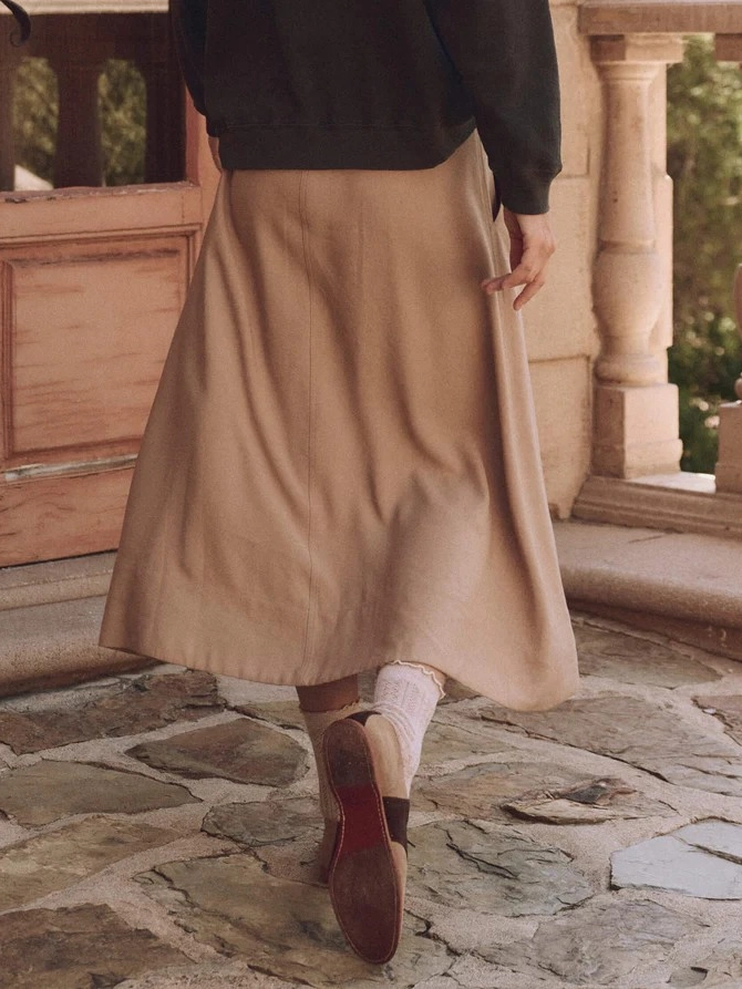 The Field Skirt Luxury Finish