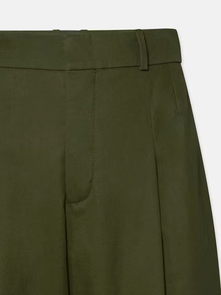 Pleated Wide Leg Pant Layer-Friendly Tapered Leg Design