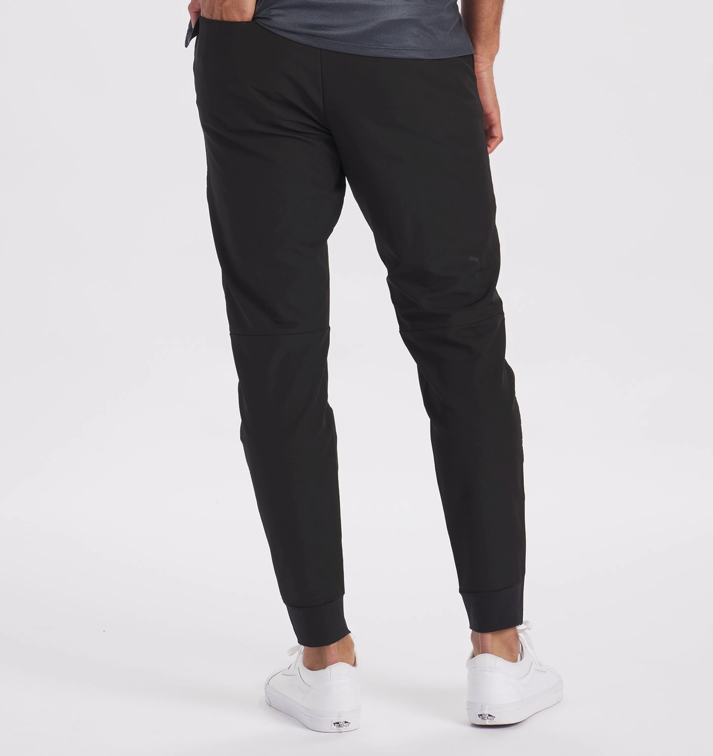 UNRL Performance Pant Feminine Fit Elastic Free Cuffs Basic Look