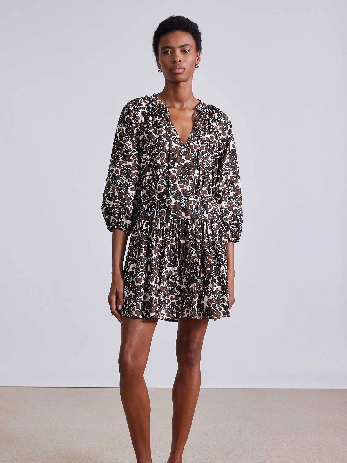 Minimal Mood Subtle Lines Alessa Mini