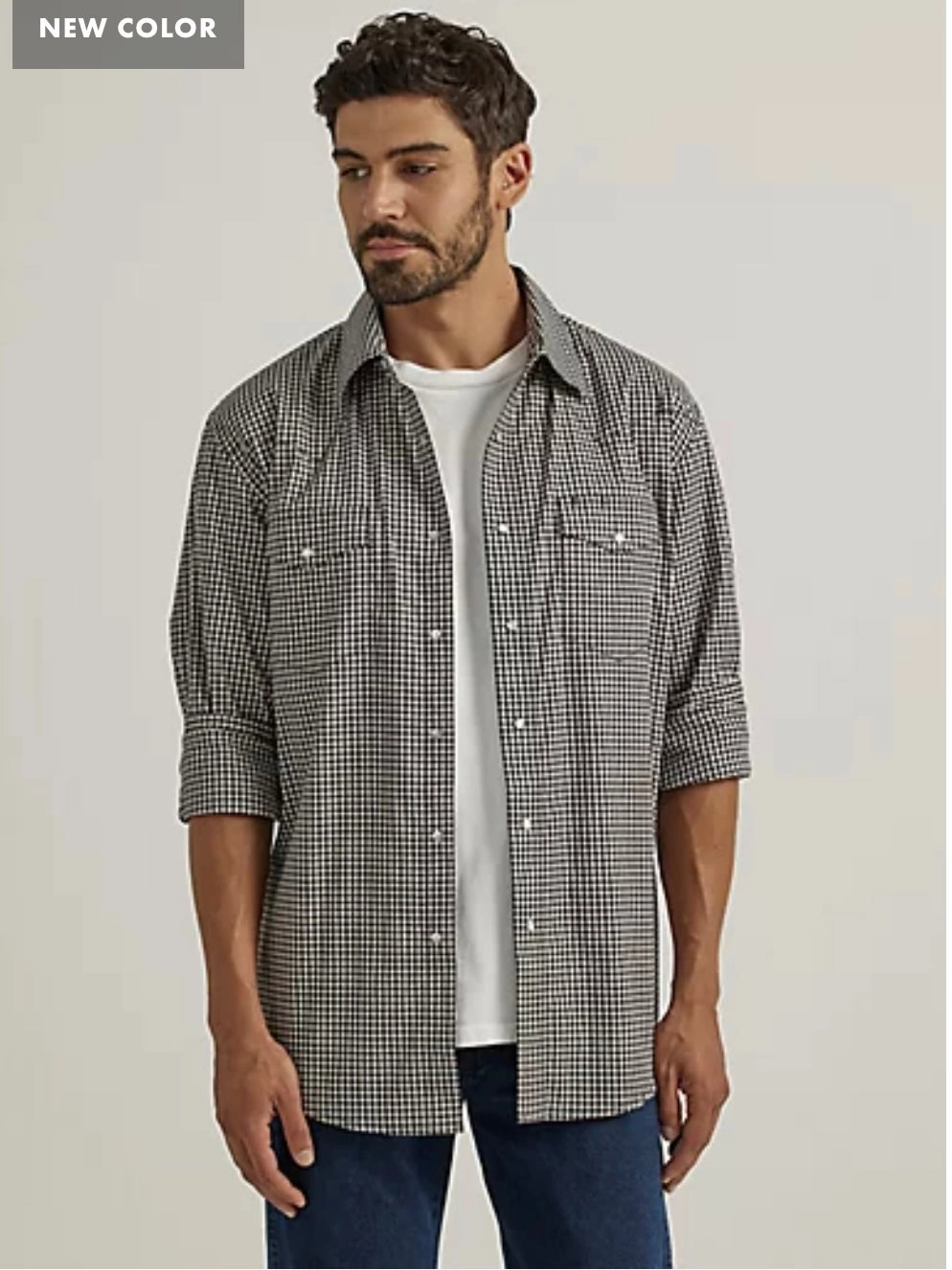 Wrangler Men's Black Check Snap Plaid Shirt Subtle design