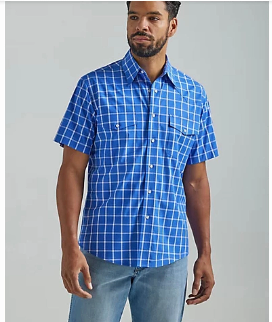 Versatile Clothing Timeless Fit Wrangler Men??s Royal Blue Shirt